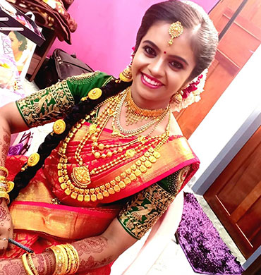 Ima Beauty Parlour And Beauty Spa in Irinjalakuda and Perinjanam, Thrissur. Beauty saloon, Beauty Clinic, Services - Bridal Makeup, Wedding makeup, PEDICURE, MANICURE, Nail Art, Full body waxing, Hair Colouring, Hair styling, Pimple Treatment, Hair Spa, Hair treatment