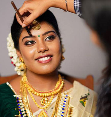 Ima Beauty Parlour And Beauty Spa in Irinjalakuda and Perinjanam, Thrissur. Beauty saloon, Beauty Clinic, Services - Bridal Makeup, Wedding makeup, PEDICURE, MANICURE, Nail Art, Full body waxing, Hair Colouring, Hair styling, Pimple Treatment, Hair Spa, Hair treatment