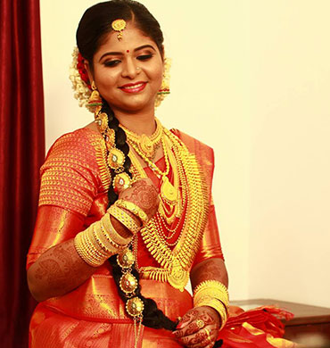 Ima Beauty Parlour And Beauty Spa in Irinjalakuda and Perinjanam, Thrissur. Beauty saloon, Beauty Clinic, Services - Bridal Makeup, Wedding makeup, PEDICURE, MANICURE, Nail Art, Full body waxing, Hair Colouring, Hair styling, Pimple Treatment, Hair Spa, Hair treatment
