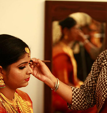 Ima Beauty Parlour And Beauty Spa in Irinjalakuda and Perinjanam, Thrissur. Beauty saloon, Beauty Clinic, Services - Bridal Makeup, Wedding makeup, PEDICURE, MANICURE, Nail Art, Full body waxing, Hair Colouring, Hair styling, Pimple Treatment, Hair Spa, Hair treatment