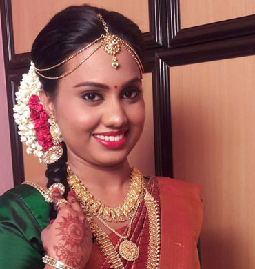 Ima Beauty Parlour And Beauty Spa in Irinjalakuda and Perinjanam, Thrissur. Beauty saloon, Beauty Clinic, Services - Bridal Makeup, Wedding makeup, PEDICURE, MANICURE, Nail Art, Full body waxing, Hair Colouring, Hair styling, Pimple Treatment, Hair Spa, Hair treatment