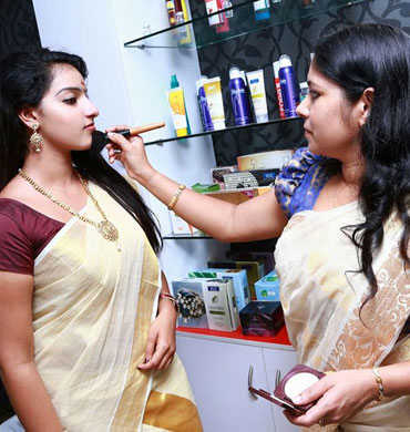 Ima Beauty Parlour And Beauty Spa in Irinjalakuda and Perinjanam, Thrissur. Beauty saloon, Beauty Clinic, Services - Bridal Makeup, Wedding makeup, PEDICURE, MANICURE, Nail Art, Full body waxing, Hair Colouring, Hair styling, Pimple Treatment, Hair Spa, Hair treatment