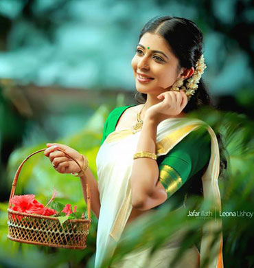 Ima Beauty Parlour And Beauty Spa in Irinjalakuda and Perinjanam, Thrissur. Beauty saloon, Beauty Clinic, Services - Bridal Makeup, Wedding makeup, PEDICURE, MANICURE, Nail Art, Full body waxing, Hair Colouring, Hair styling, Pimple Treatment, Hair Spa, Hair treatment