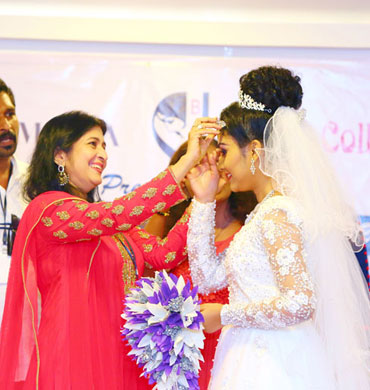 Ima Beauty Parlour And Beauty Spa in Irinjalakuda and Perinjanam, Thrissur. Beauty saloon, Beauty Clinic, Services - Bridal Makeup, Wedding makeup, PEDICURE, MANICURE, Nail Art, Full body waxing, Hair Colouring, Hair styling, Pimple Treatment, Hair Spa, Hair treatment