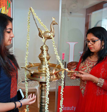 Ima Beauty Parlour And Beauty Spa in Irinjalakuda and Perinjanam, Thrissur. Beauty saloon, Beauty Clinic, Services - Bridal Makeup, Wedding makeup, PEDICURE, MANICURE, Nail Art, Full body waxing, Hair Colouring, Hair styling, Pimple Treatment, Hair Spa, Hair treatment
