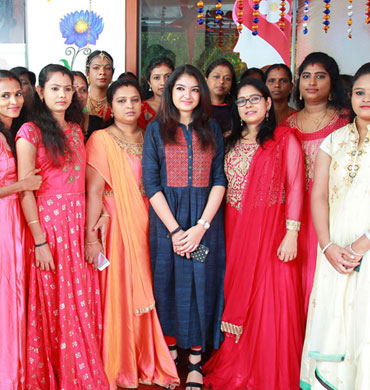 Ima Beauty Parlour And Beauty Spa in Irinjalakuda and Perinjanam, Thrissur. Beauty saloon, Beauty Clinic, Services - Bridal Makeup, Wedding makeup, PEDICURE, MANICURE, Nail Art, Full body waxing, Hair Colouring, Hair styling, Pimple Treatment, Hair Spa, Hair treatment