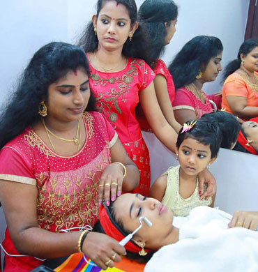 Ima Beauty Parlour And Beauty Spa in Irinjalakuda and Perinjanam, Thrissur. Beauty saloon, Beauty Clinic, Services - Bridal Makeup, Wedding makeup, PEDICURE, MANICURE, Nail Art, Full body waxing, Hair Colouring, Hair styling, Pimple Treatment, Hair Spa, Hair treatment