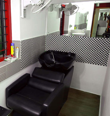 Ima Beauty Parlour And Beauty Spa in Irinjalakuda and Perinjanam, Thrissur. Beauty saloon, Beauty Clinic, Services - Bridal Makeup, Wedding makeup, PEDICURE, MANICURE, Nail Art, Full body waxing, Hair Colouring, Hair styling, Pimple Treatment, Hair Spa, Hair treatment