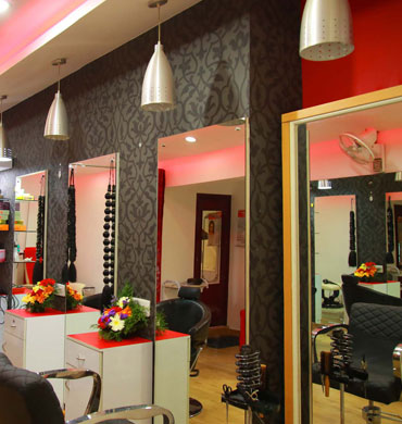 Ima Beauty Parlour And Beauty Spa in Irinjalakuda and Perinjanam, Thrissur. Beauty saloon, Beauty Clinic, Services - Bridal Makeup, Wedding makeup, PEDICURE, MANICURE, Nail Art, Full body waxing, Hair Colouring, Hair styling, Pimple Treatment, Hair Spa, Hair treatment