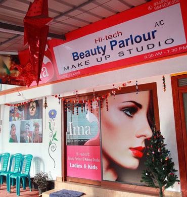 Ima Beauty Parlour And Beauty Spa in Irinjalakuda and Perinjanam, Thrissur. Beauty saloon, Beauty Clinic, Services - Bridal Makeup, Wedding makeup, PEDICURE, MANICURE, Nail Art, Full body waxing, Hair Colouring, Hair styling, Pimple Treatment, Hair Spa, Hair treatment