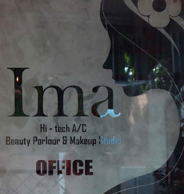 Ima Beauty Parlour And Beauty Spa in Irinjalakuda and Perinjanam, Thrissur. Beauty saloon, Beauty Clinic, Services - Bridal Makeup, Wedding makeup, PEDICURE, MANICURE, Nail Art, Full body waxing, Hair Colouring, Hair styling, Pimple Treatment, Hair Spa, Hair treatment