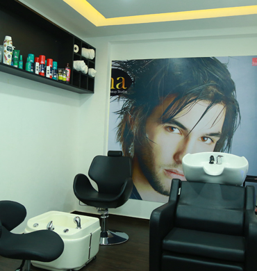 Ima Beauty Parlour And Beauty Spa in Irinjalakuda and Perinjanam, Thrissur. Beauty saloon, Beauty Clinic, Services - Bridal Makeup, Wedding makeup, PEDICURE, MANICURE, Nail Art, Full body waxing, Hair Colouring, Hair styling, Pimple Treatment, Hair Spa, Hair treatment
