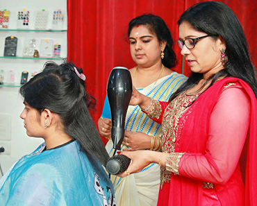 Ima Beauty Parlour And Beauty Spa in Irinjalakuda and Perinjanam, Thrissur. Beauty saloon, Beauty Clinic, Services - Bridal Makeup, Wedding makeup, PEDICURE, MANICURE, Nail Art, Full body waxing, Hair Colouring, Hair styling, Pimple Treatment, Hair Spa, Hair treatment
